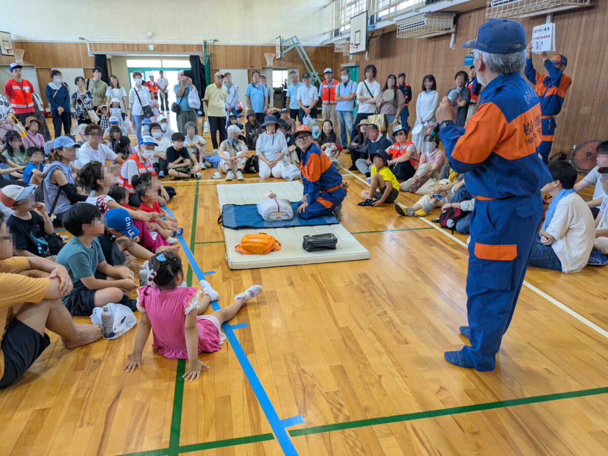 枚方市東香里小学校「自主防災訓練」レポート｜起震車・煙道・AED講習